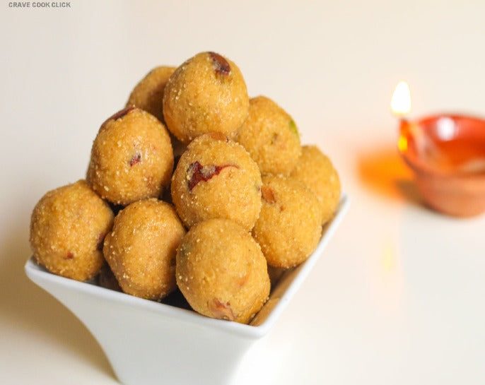 Laddu - Rawa-Besan ladoo (8-10 pcs)